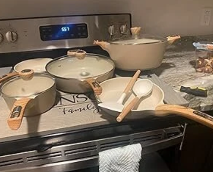 Review by Elísabet J